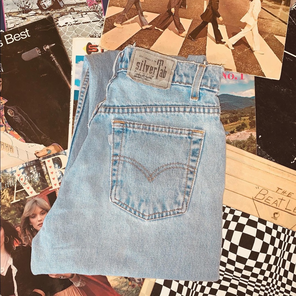 Silver tab Levi’s!!